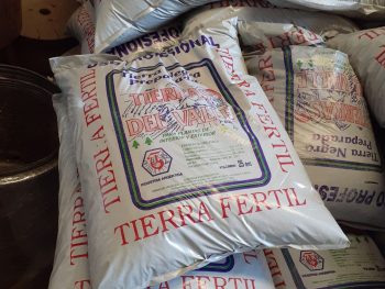 Tierra fértil orgánica x 25dm (12kg)