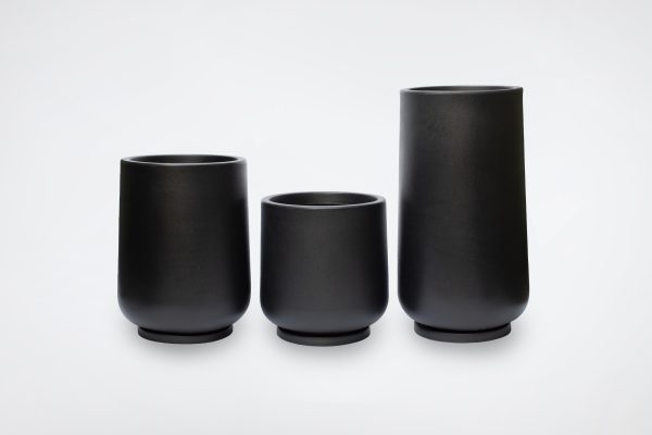 MACETA ROTOMOLDEADO GOTA N40 (40cm de alto x 33 cm de boca)